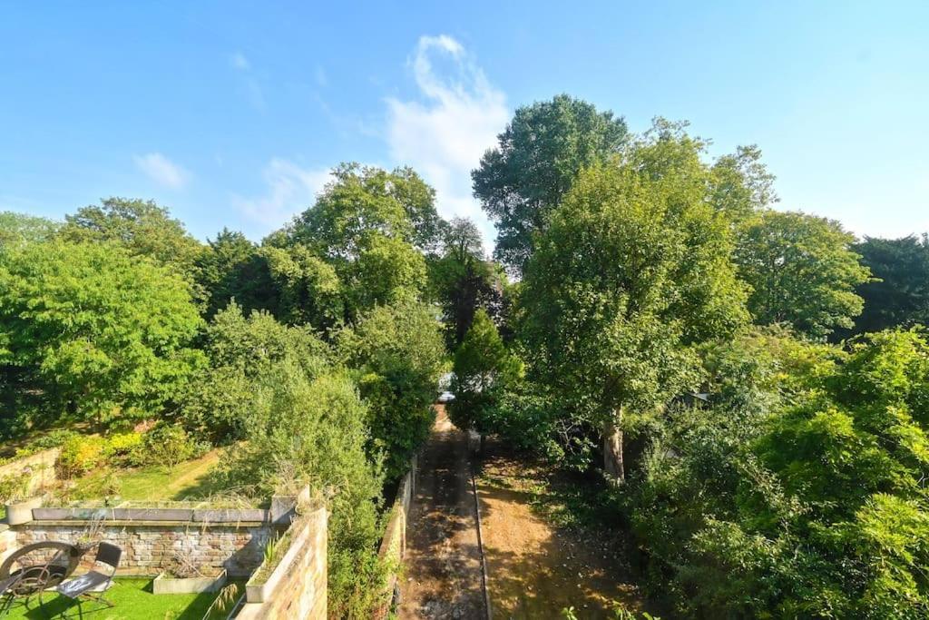 3-bedroom With Parking In Maida Vale *